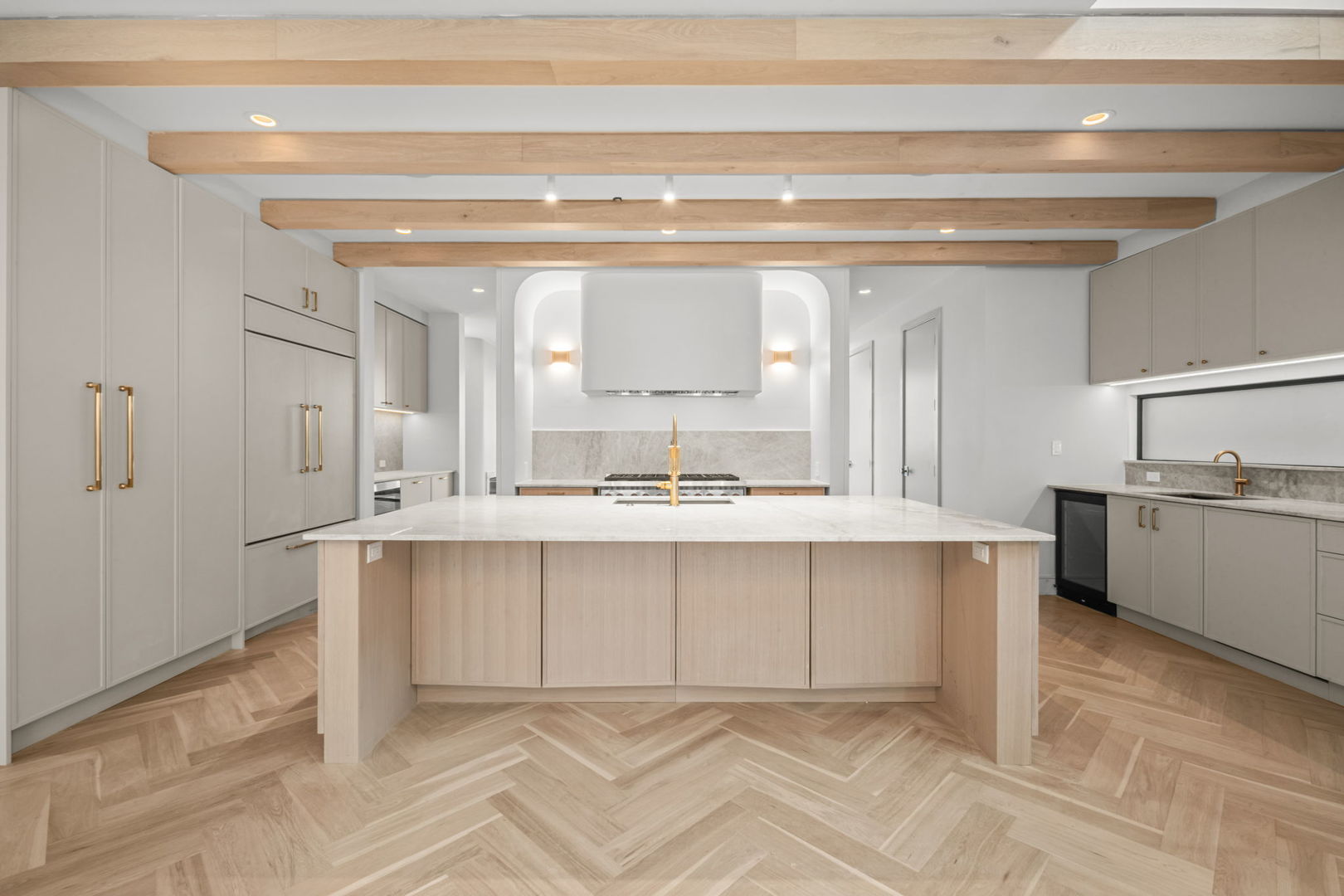 3754 N Claremont Avenue