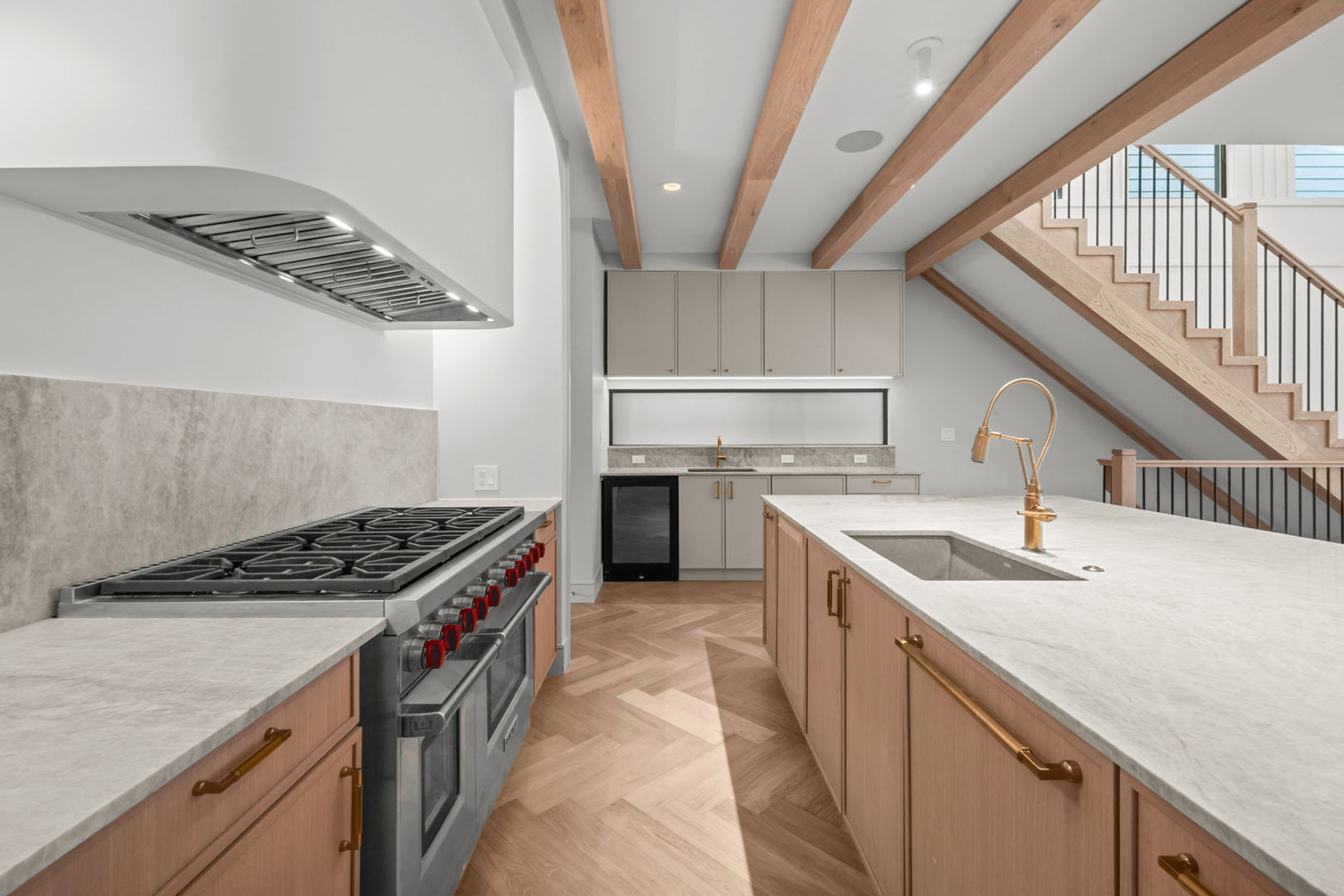 3754 N Claremont Avenue