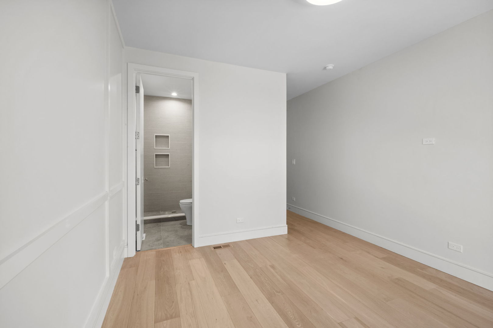 3754 N Claremont Avenue