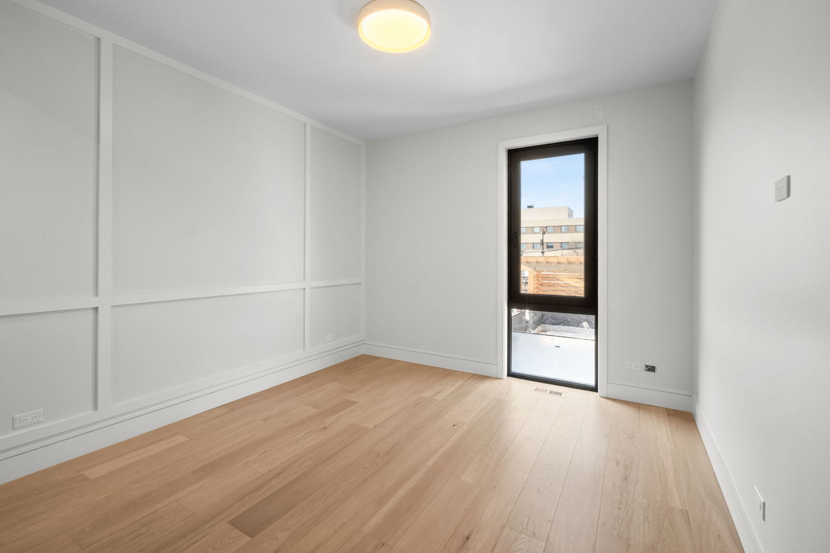 3754 N Claremont Avenue