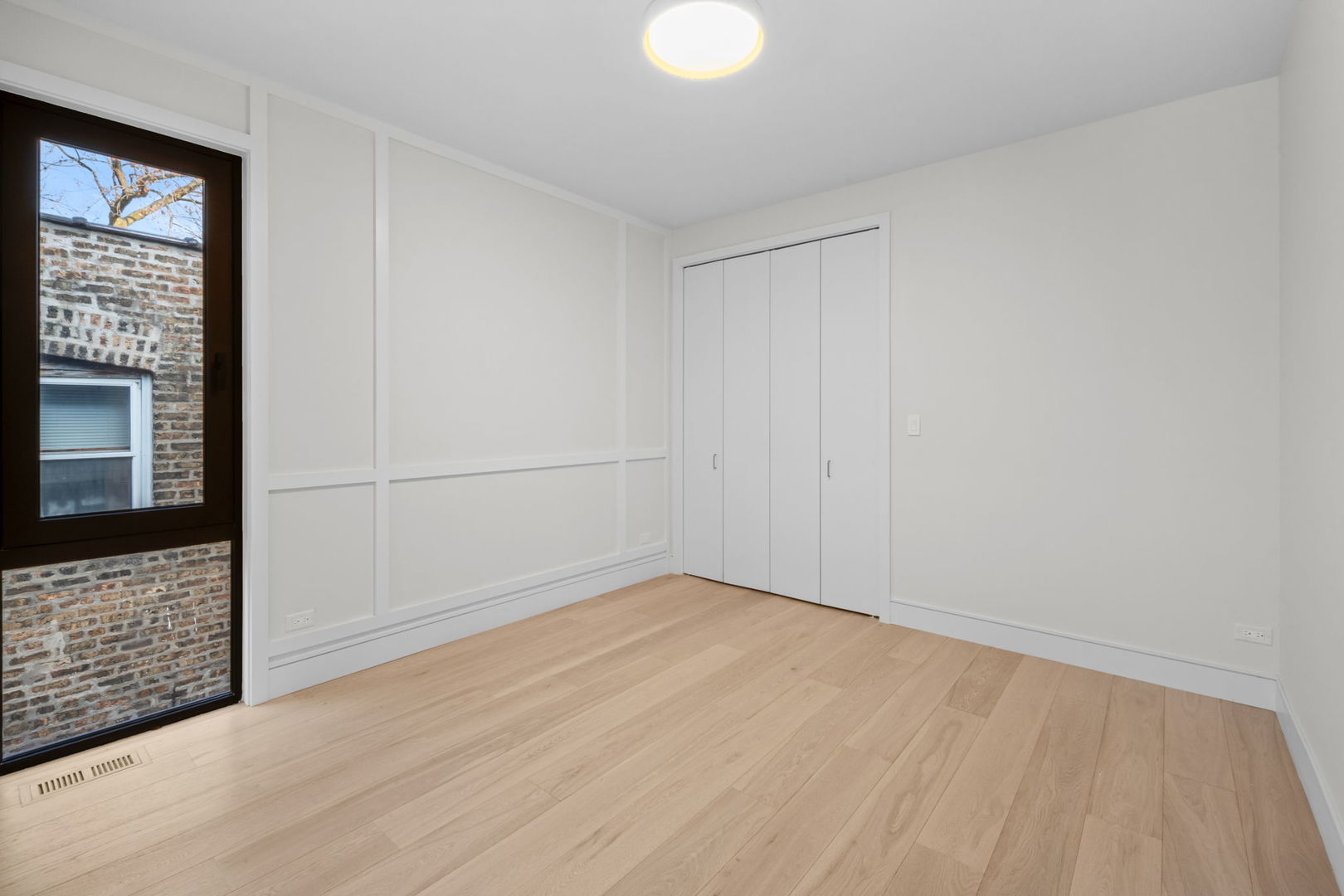 3754 N Claremont Avenue