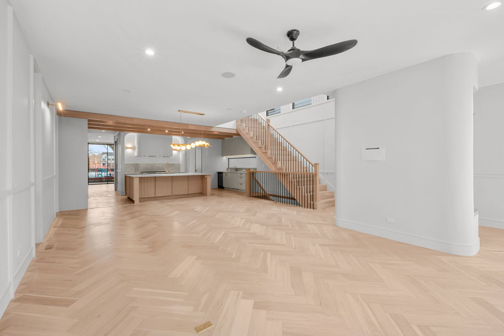 3754 N Claremont Avenue