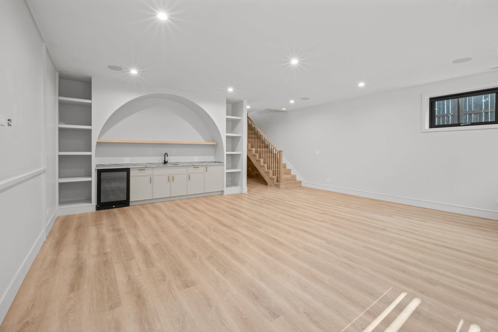 3754 N Claremont Avenue