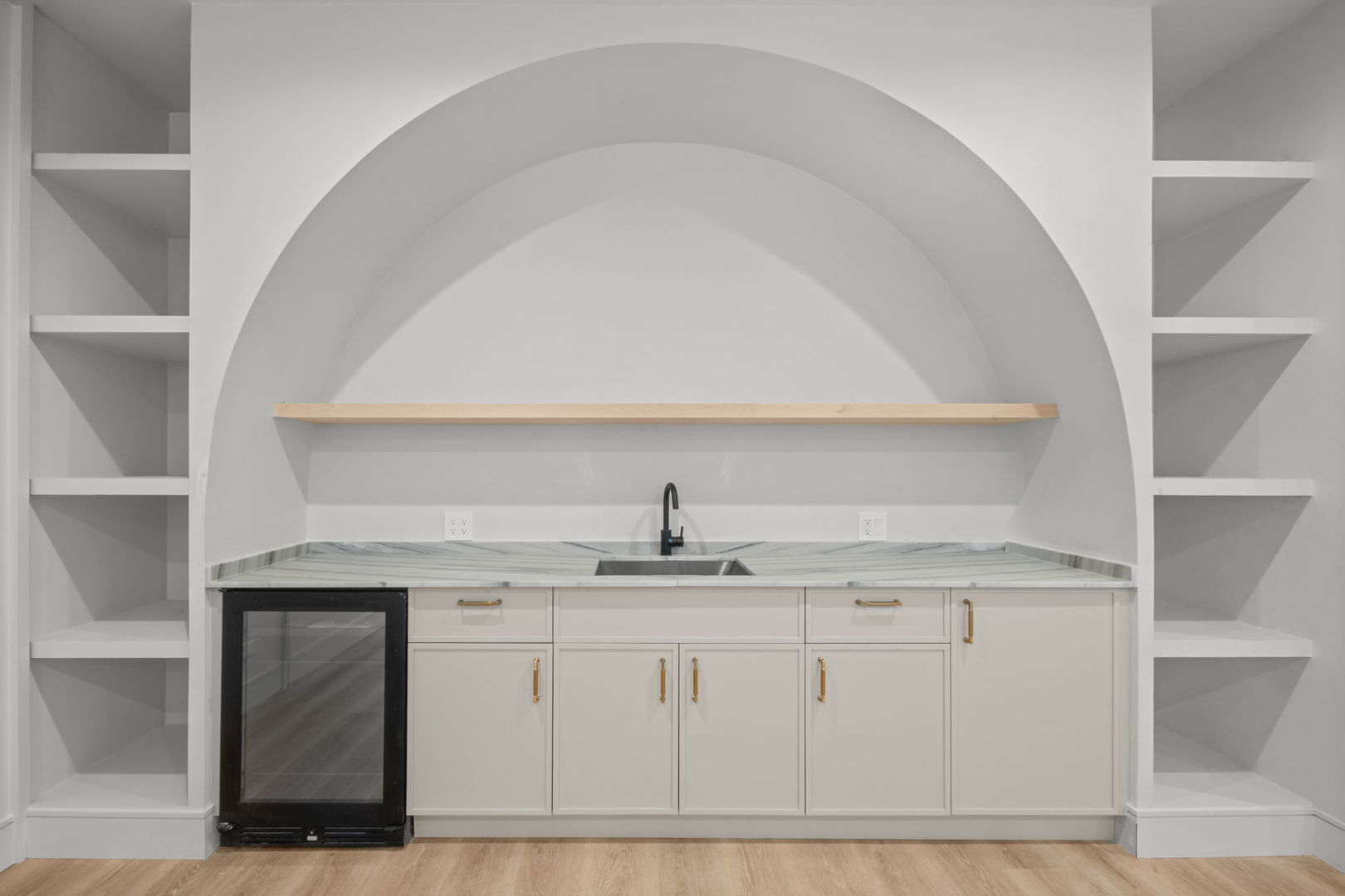 3754 N Claremont Avenue