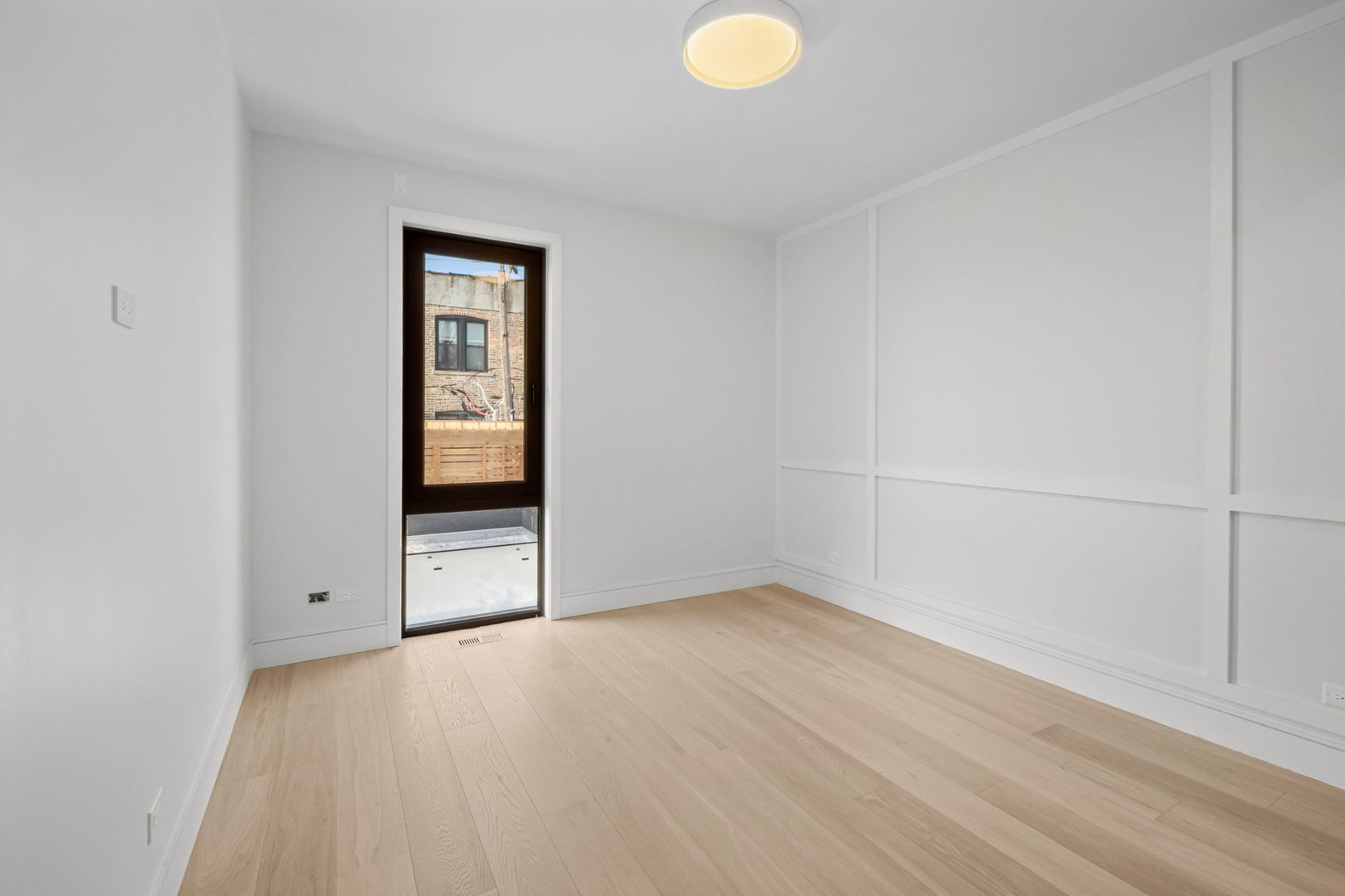 3754 N Claremont Avenue