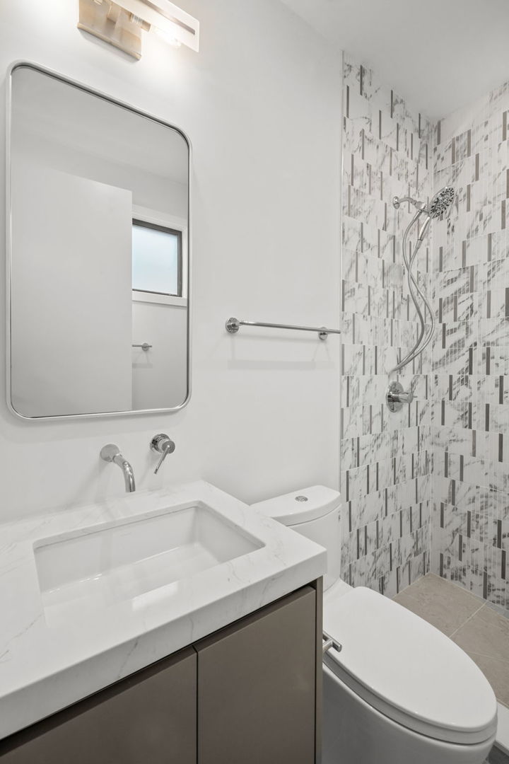 3754 N Claremont Avenue