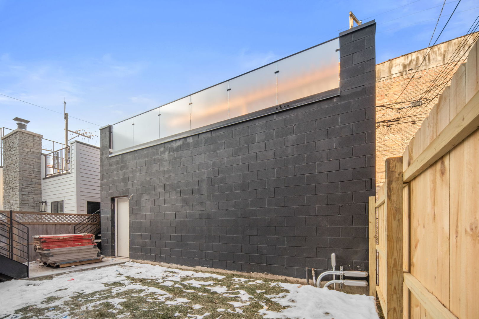 3754 N Claremont Avenue