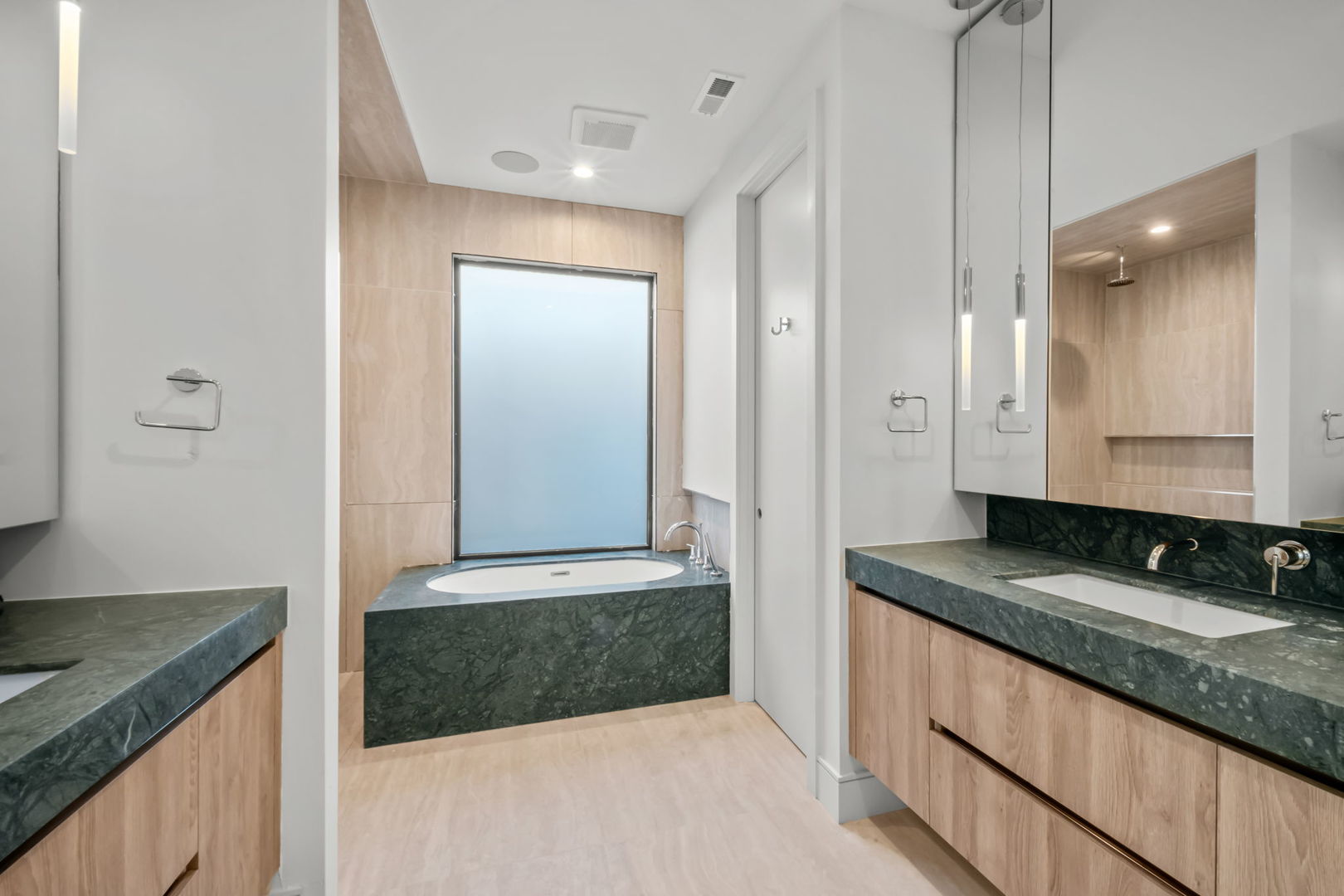 3754 N Claremont Avenue