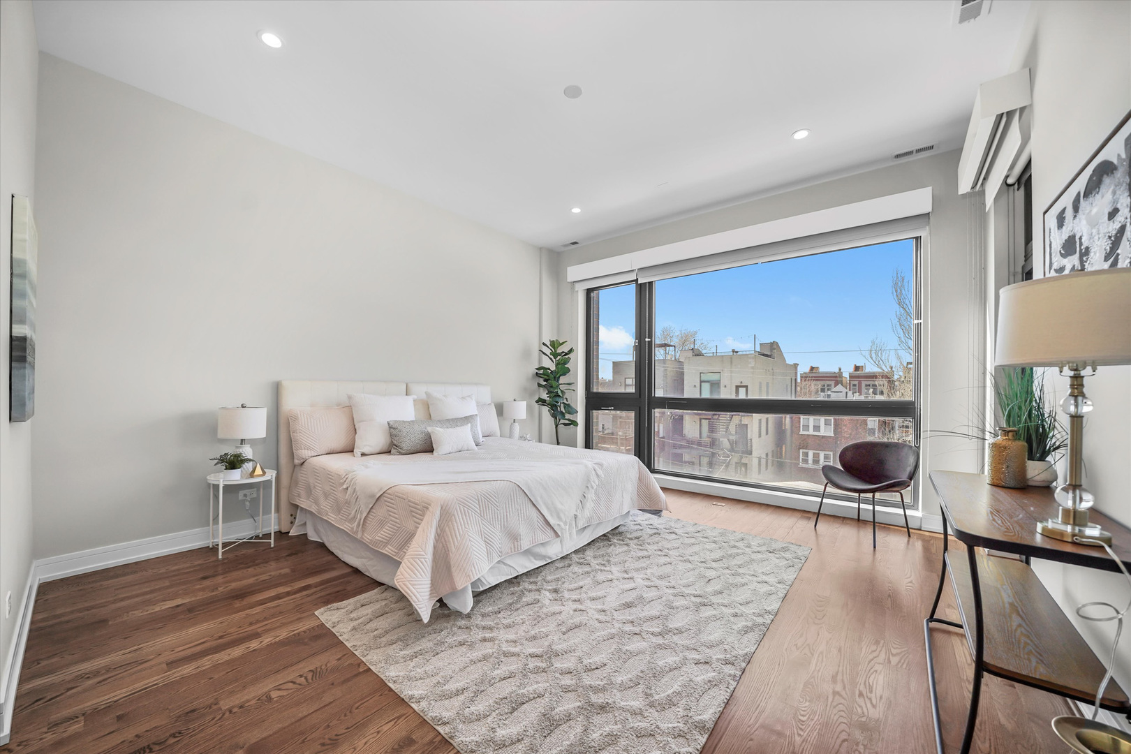 1020 N Marshfield Avenue Unit: 3