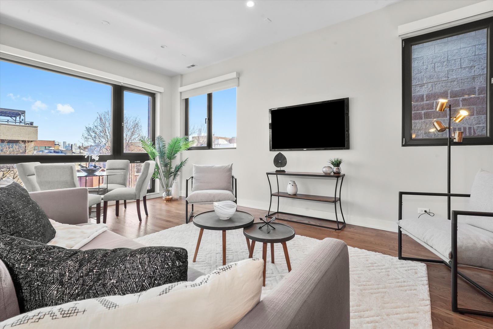 1020 N Marshfield Avenue Unit: 3