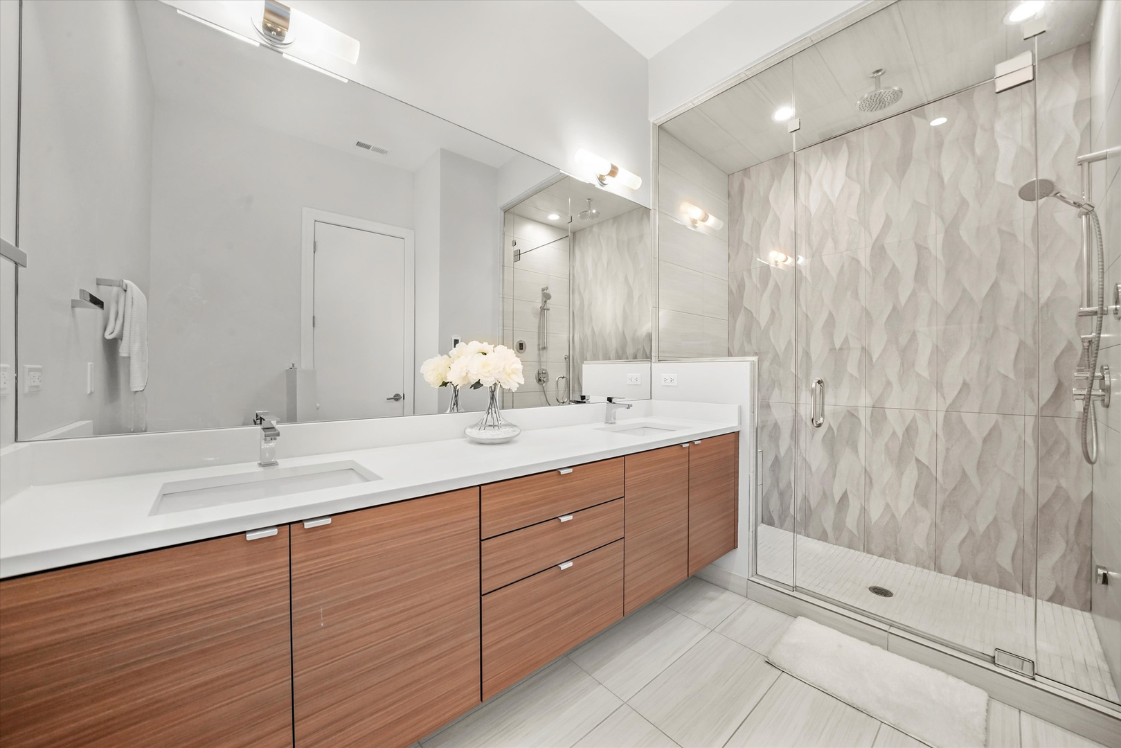 1020 N Marshfield Avenue Unit: 3