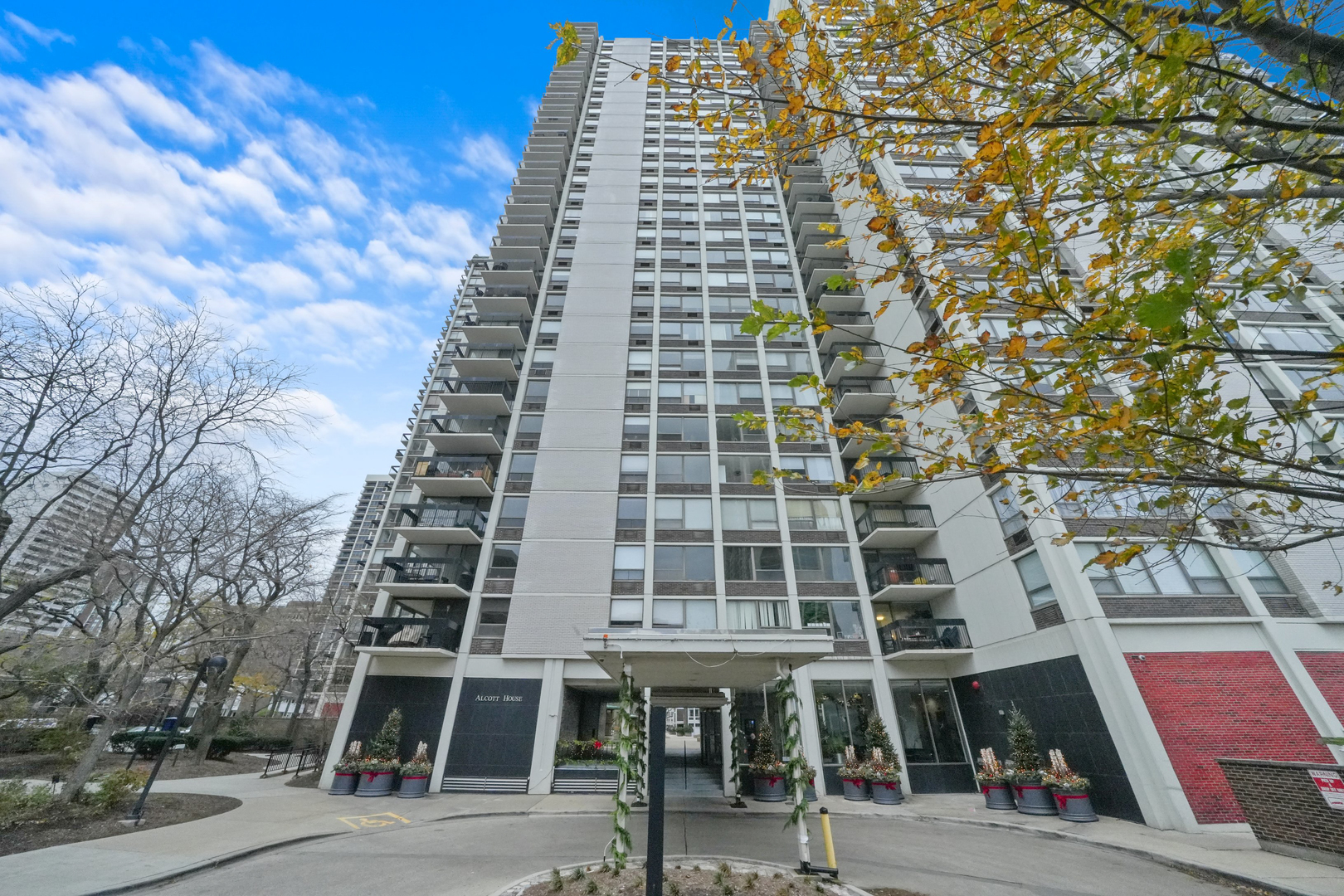 1460 N SANDBURG Terrace Unit: 705