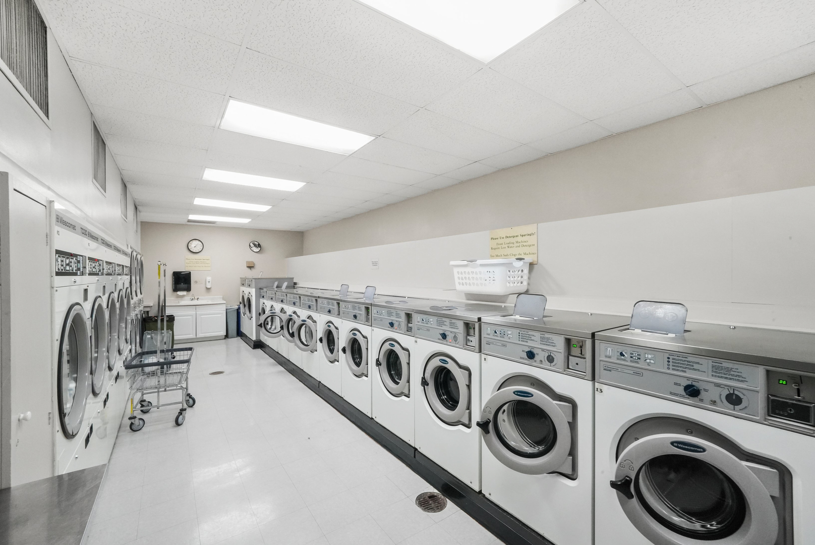 1460 N SANDBURG Terrace Unit: 705