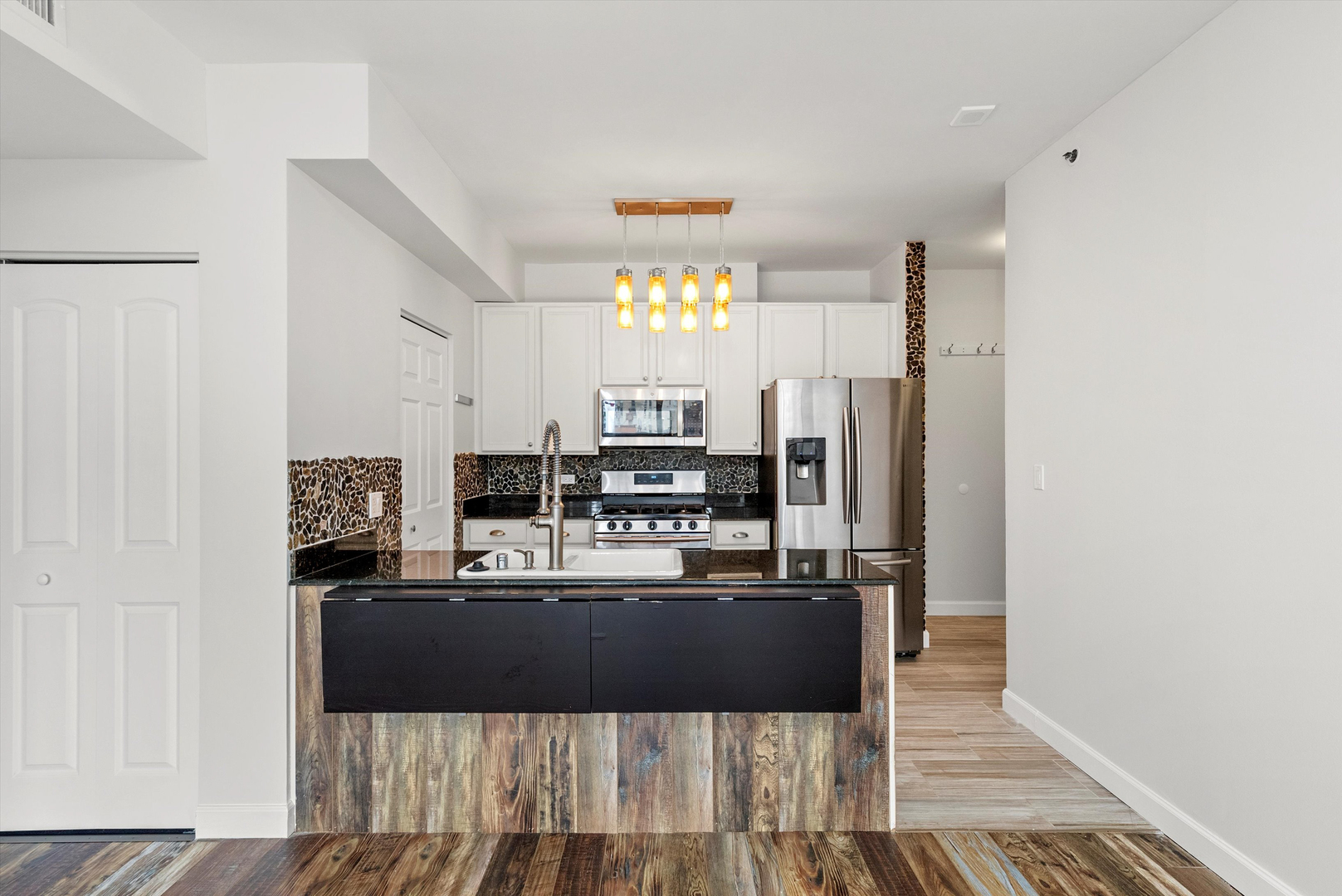 400 W Ontario Street Unit: 808