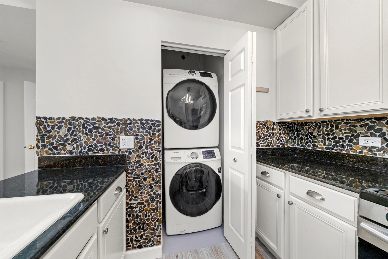 400 W Ontario Street Unit: 808