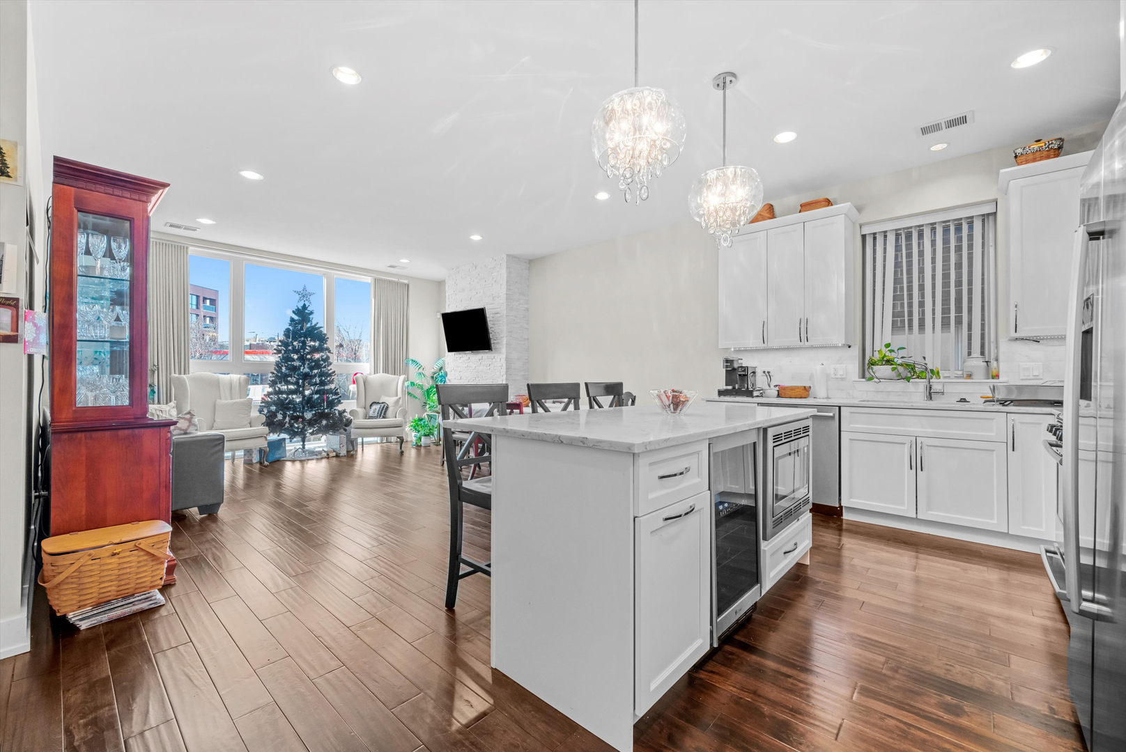 3215 N ELSTON Avenue Unit: 1N