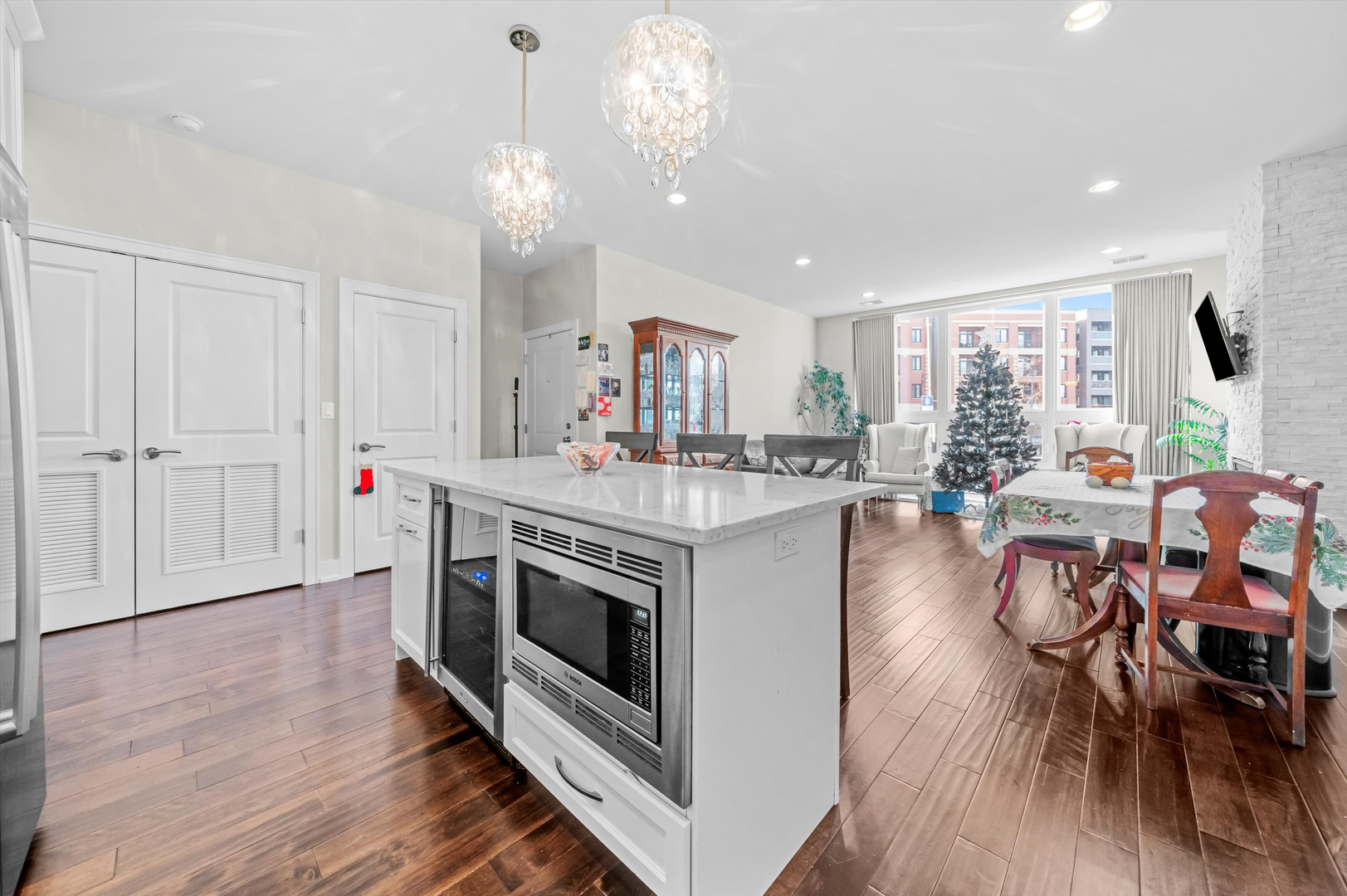 3215 N ELSTON Avenue Unit: 1N