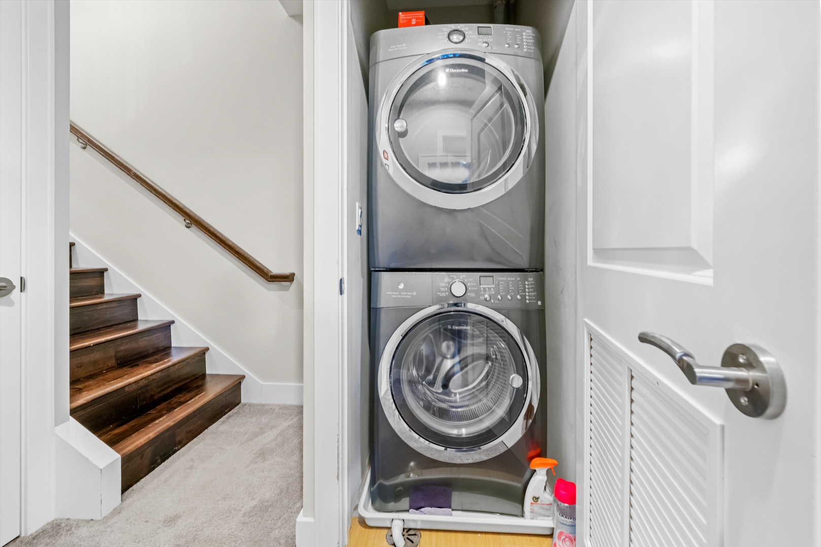 3215 N ELSTON Avenue Unit: 1N