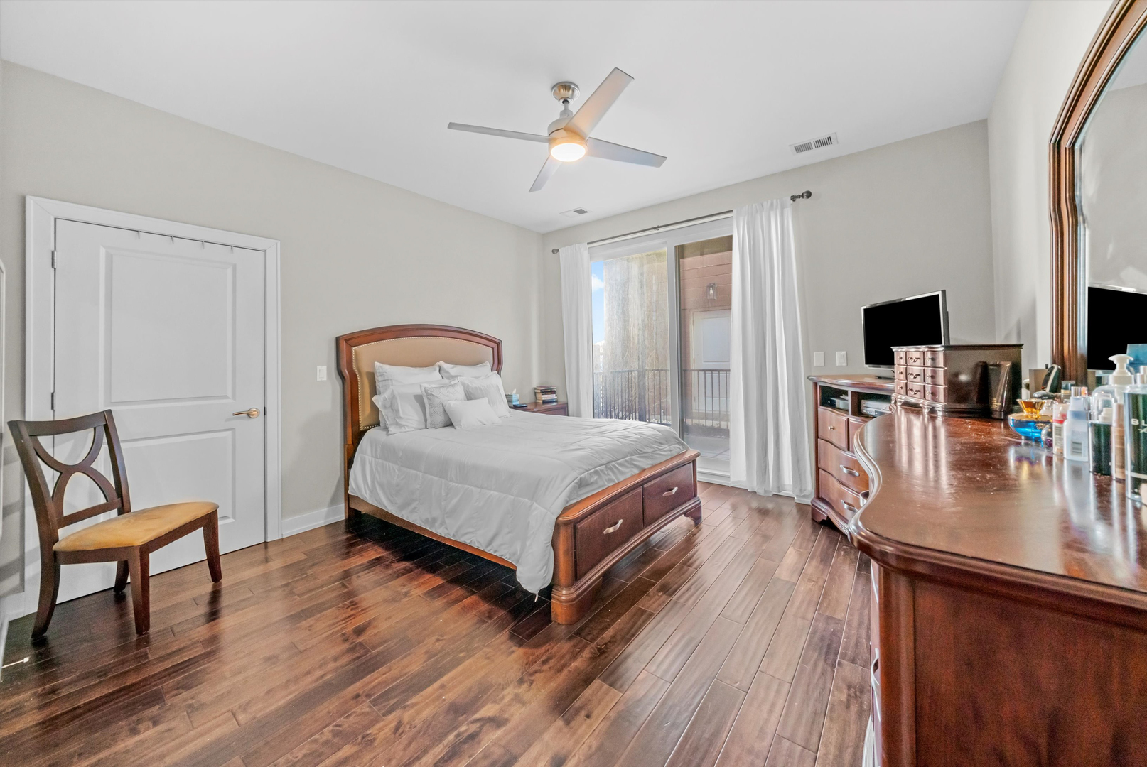 3215 N ELSTON Avenue Unit: 1N