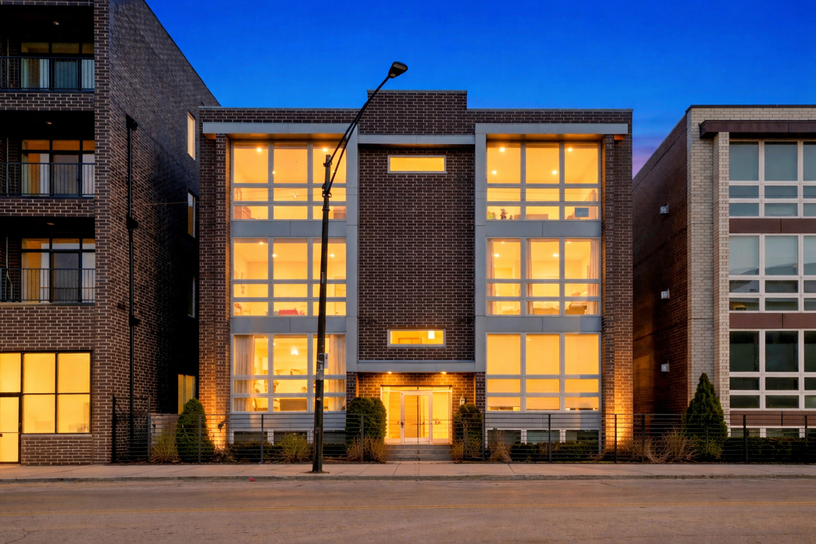 3215 N ELSTON Avenue Unit: 1N