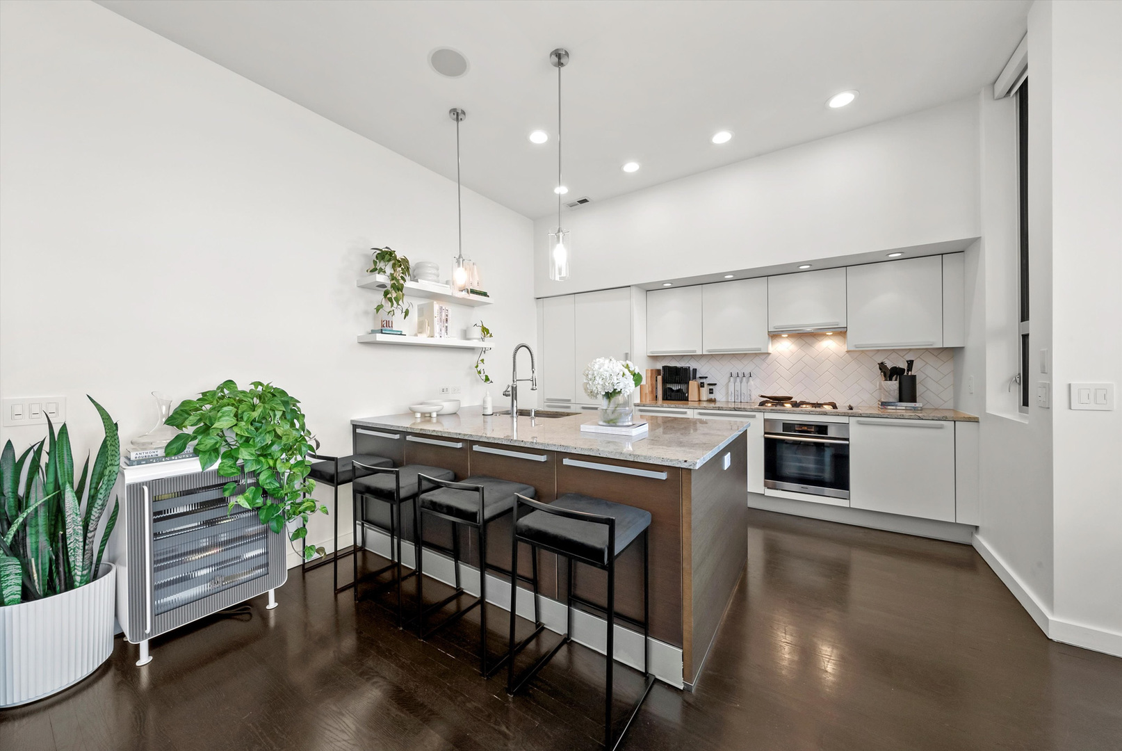 1750 N Clybourn Avenue Unit: 202