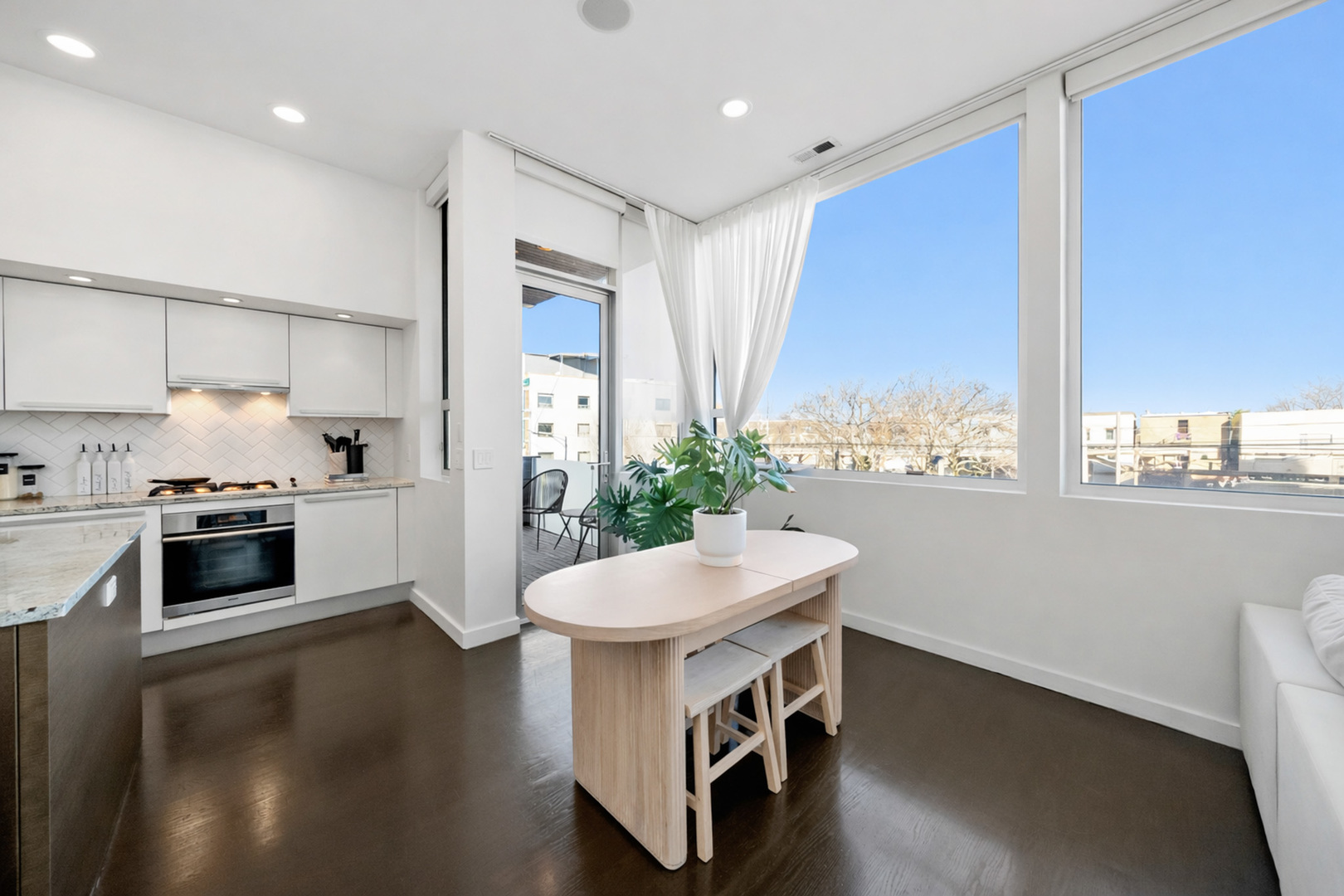 1750 N Clybourn Avenue Unit: 202