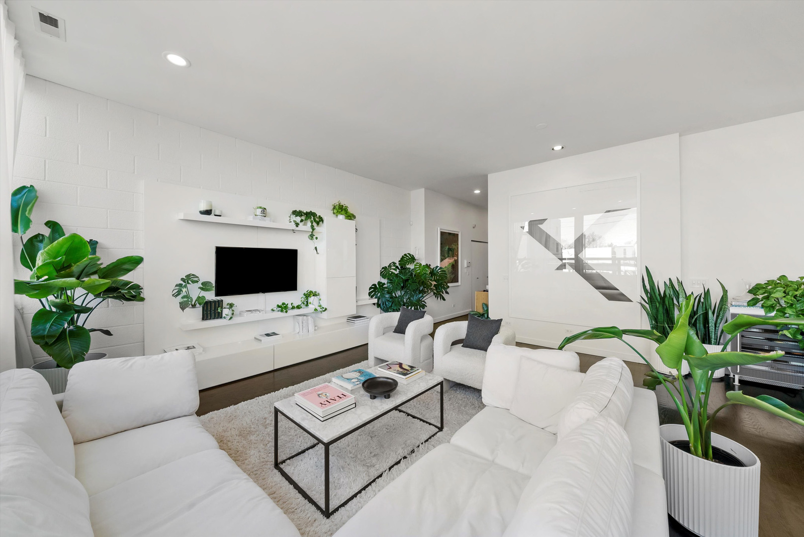 1750 N Clybourn Avenue Unit: 202