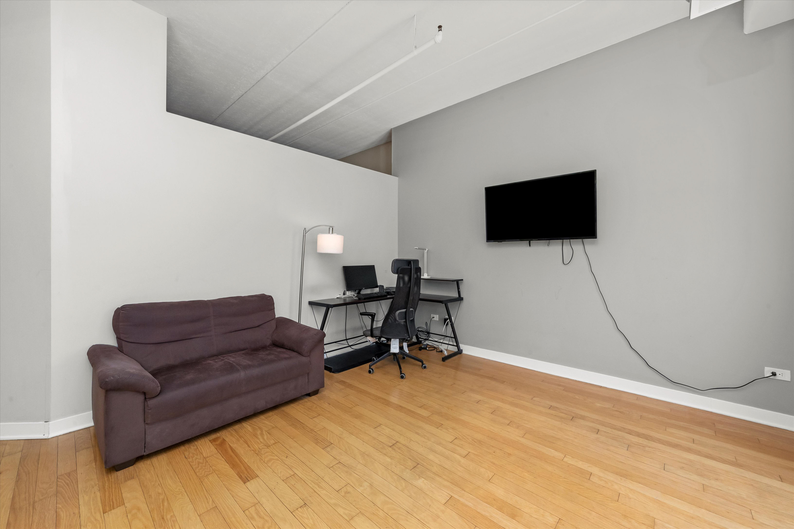 833 W 15th Place Unit: 711