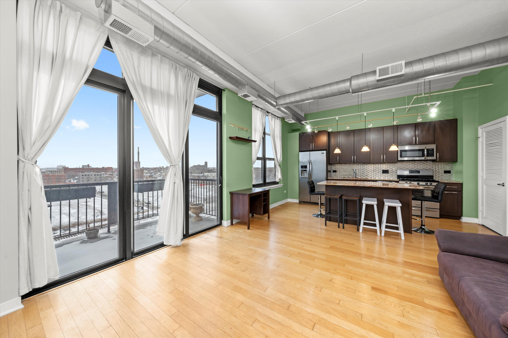 833 W 15th Place Unit: 711