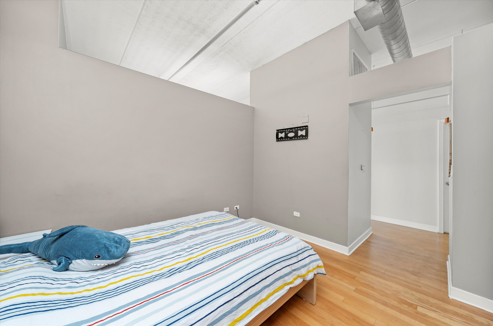 833 W 15th Place Unit: 711