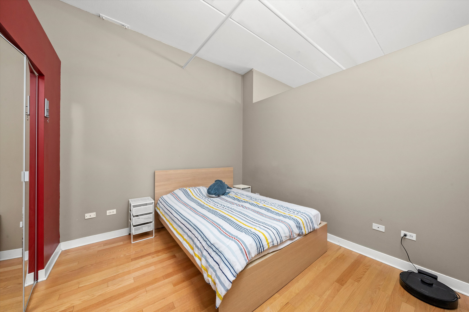 833 W 15th Place Unit: 711