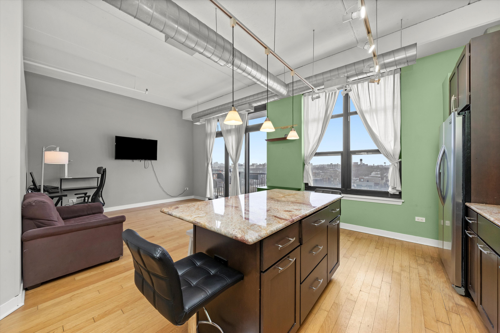 833 W 15th Place Unit: 711