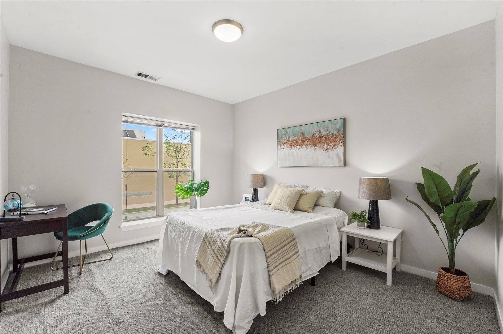 1075 W Roosevelt Road Unit: 206