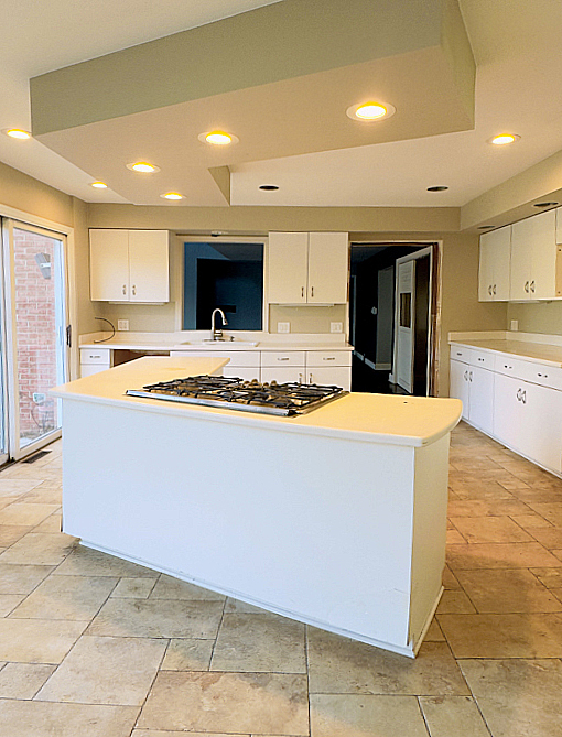 19W084 N Chateaux Avenue