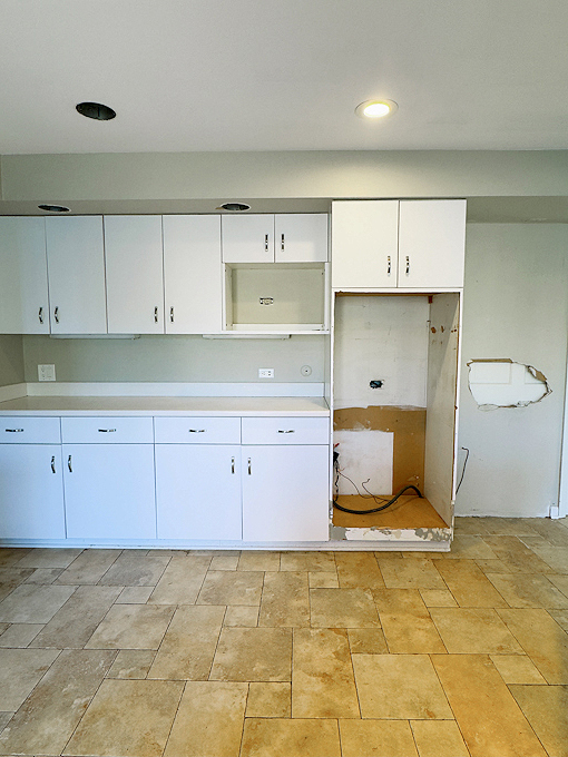 19W084 N Chateaux Avenue