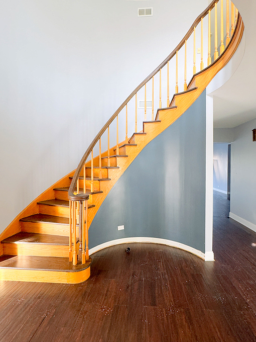 19W084 N Chateaux Avenue