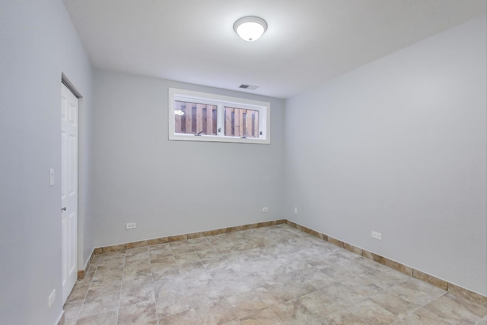 1920 N Springfield Avenue Unit: 1S