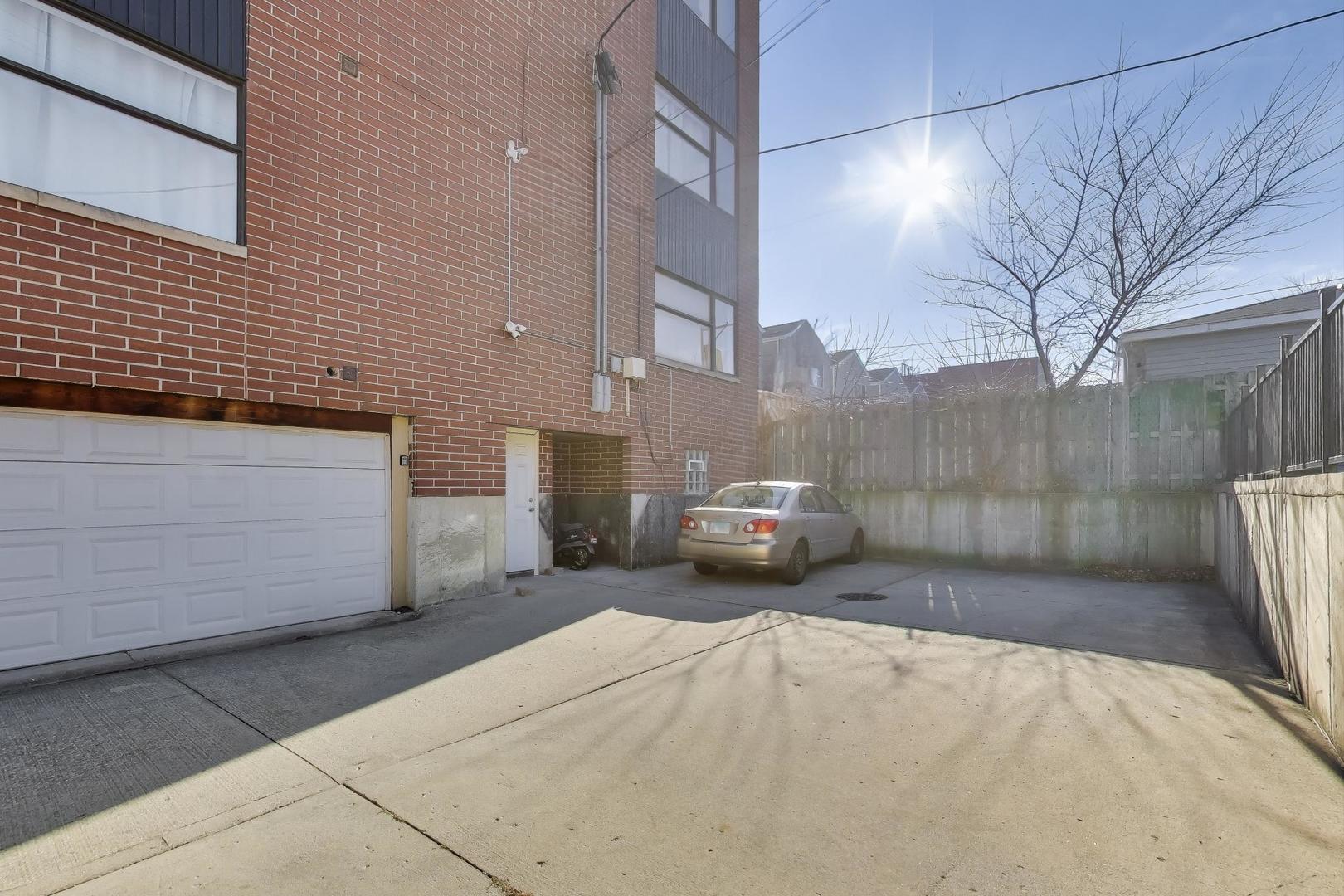 1920 N Springfield Avenue Unit: 1S