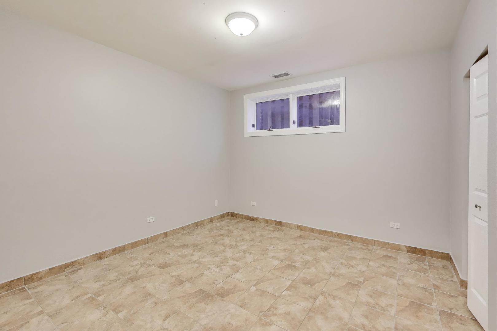 1920 N Springfield Avenue Unit: 1S