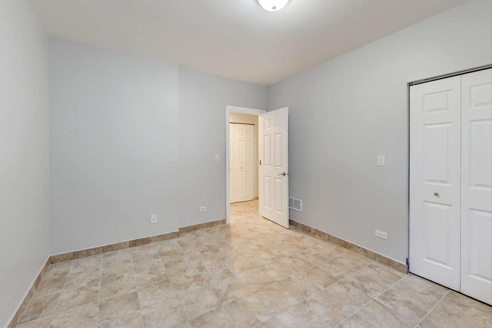 1920 N Springfield Avenue Unit: 1S