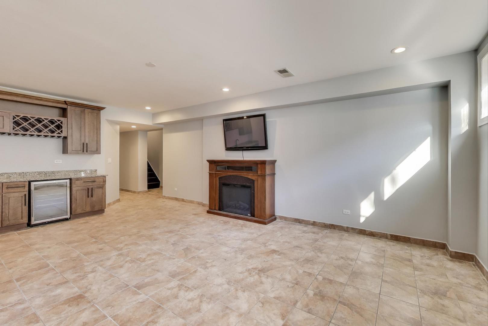 1920 N Springfield Avenue Unit: 1S