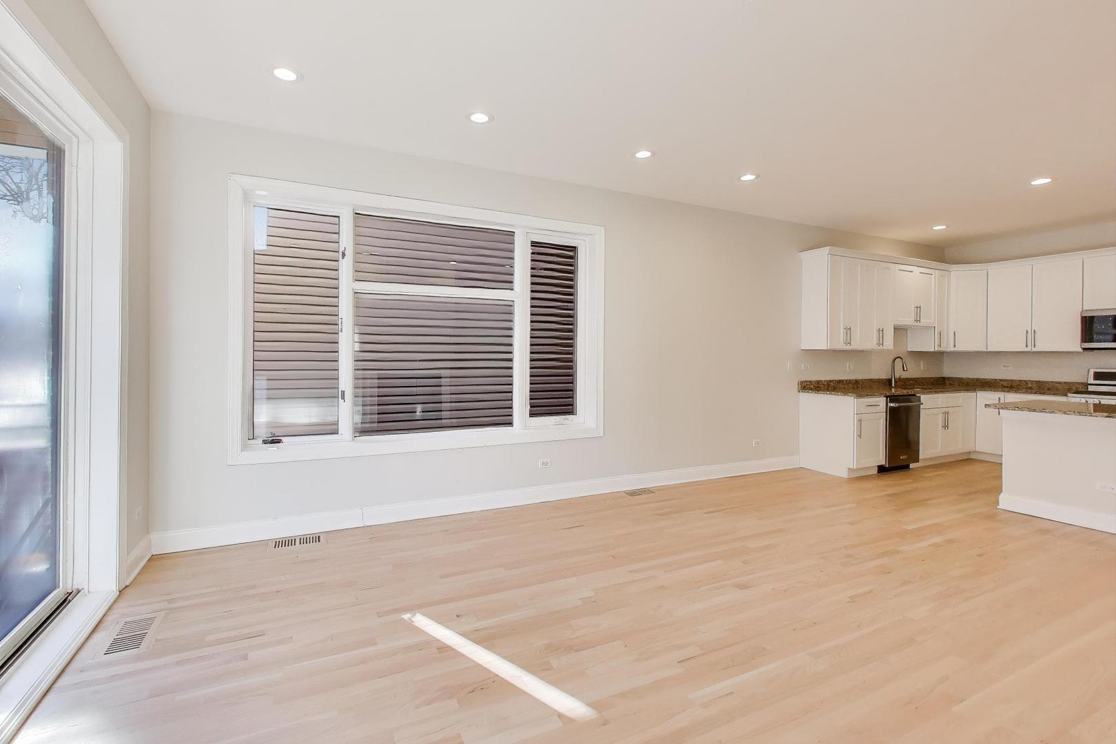 1920 N Springfield Avenue Unit: 1S