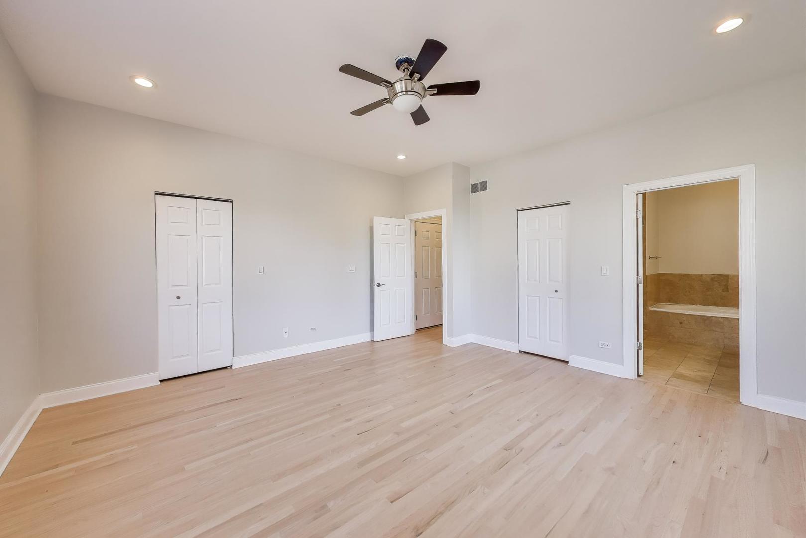 1920 N Springfield Avenue Unit: 1S