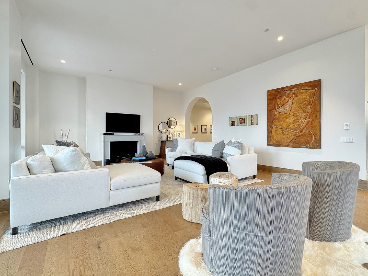 21 N May Street Unit: 802