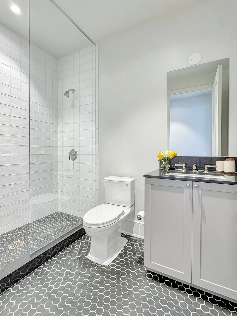 21 N May Street Unit: 802