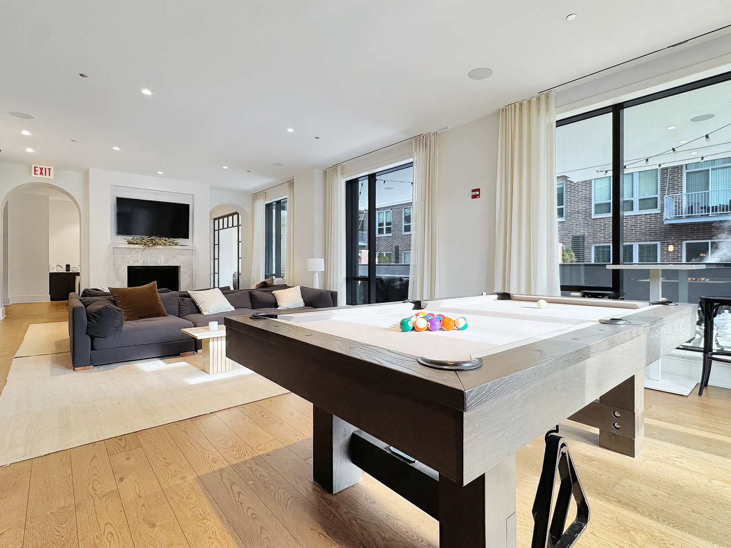 21 N May Street Unit: 802