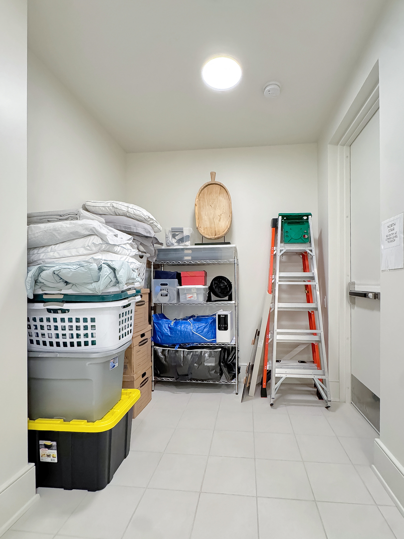 21 N May Street Unit: 802