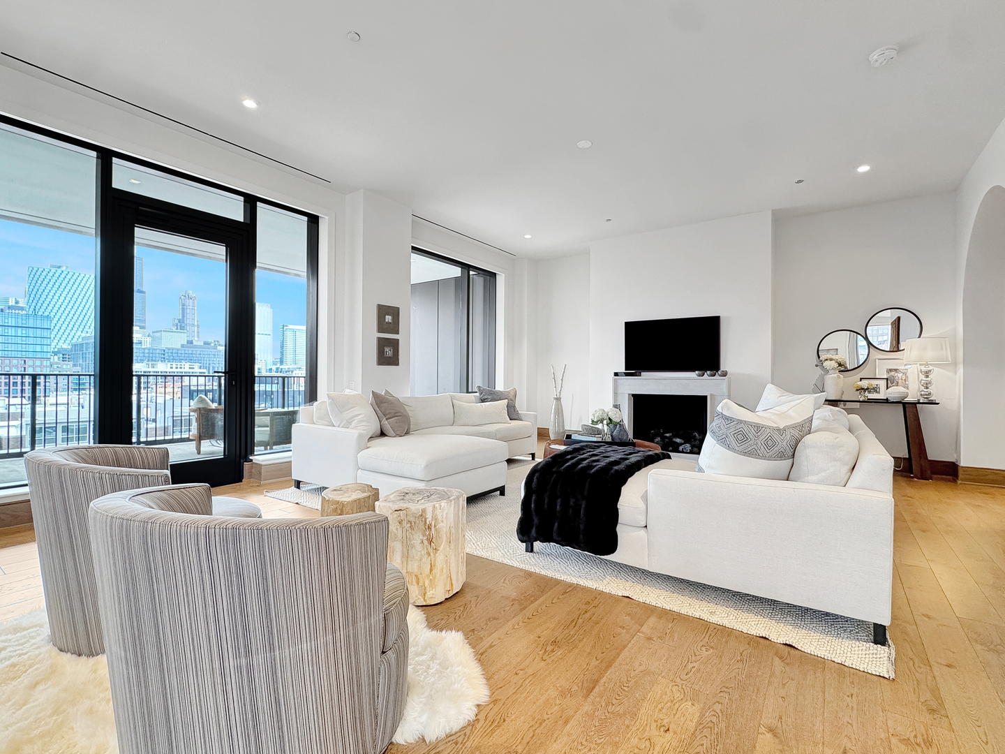 21 N May Street Unit: 802