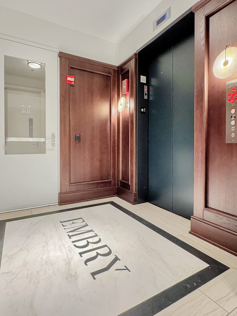 21 N May Street Unit: 802