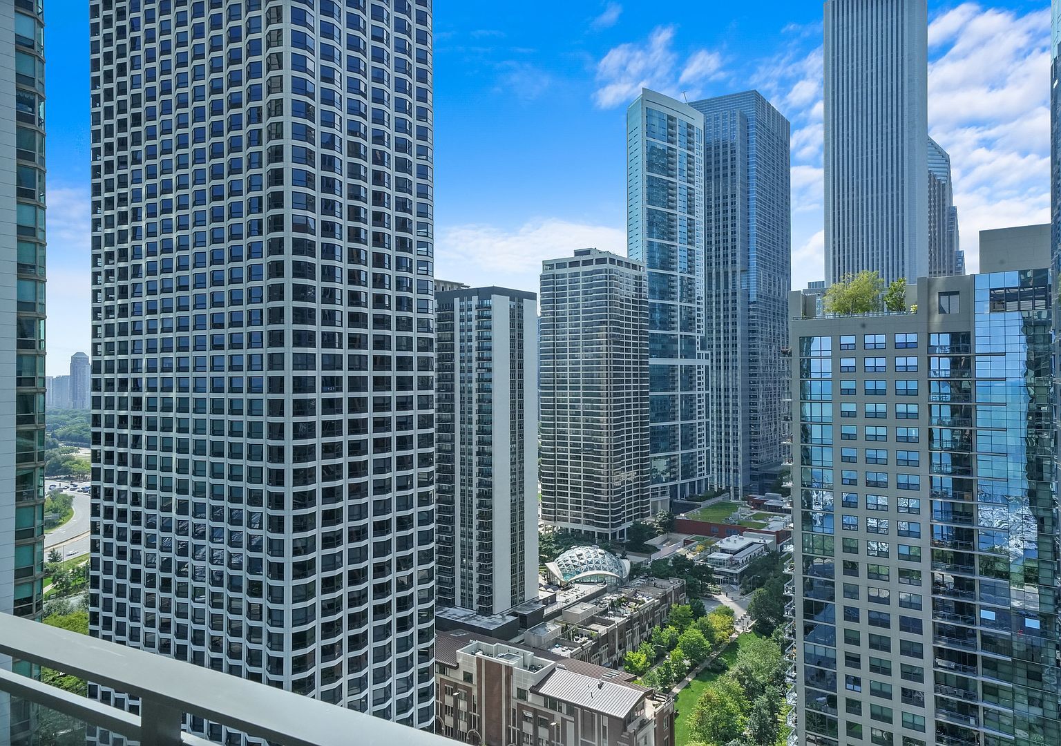 211 N Harbor Drive Unit: 2203